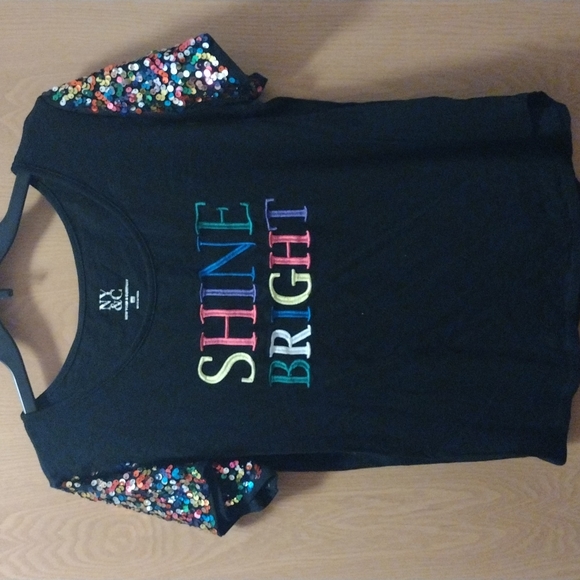 Sparkly tshirt - Picture 1 of 3